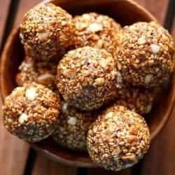 Sesame Laddus (Nuvvu Mudhdalu)